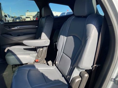 Used 2023 Buick Enclave Essence AWD/4WD image 28