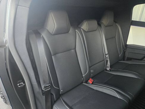 Used 2024 Tesla Cybertruck AWD Crew Cab image 26