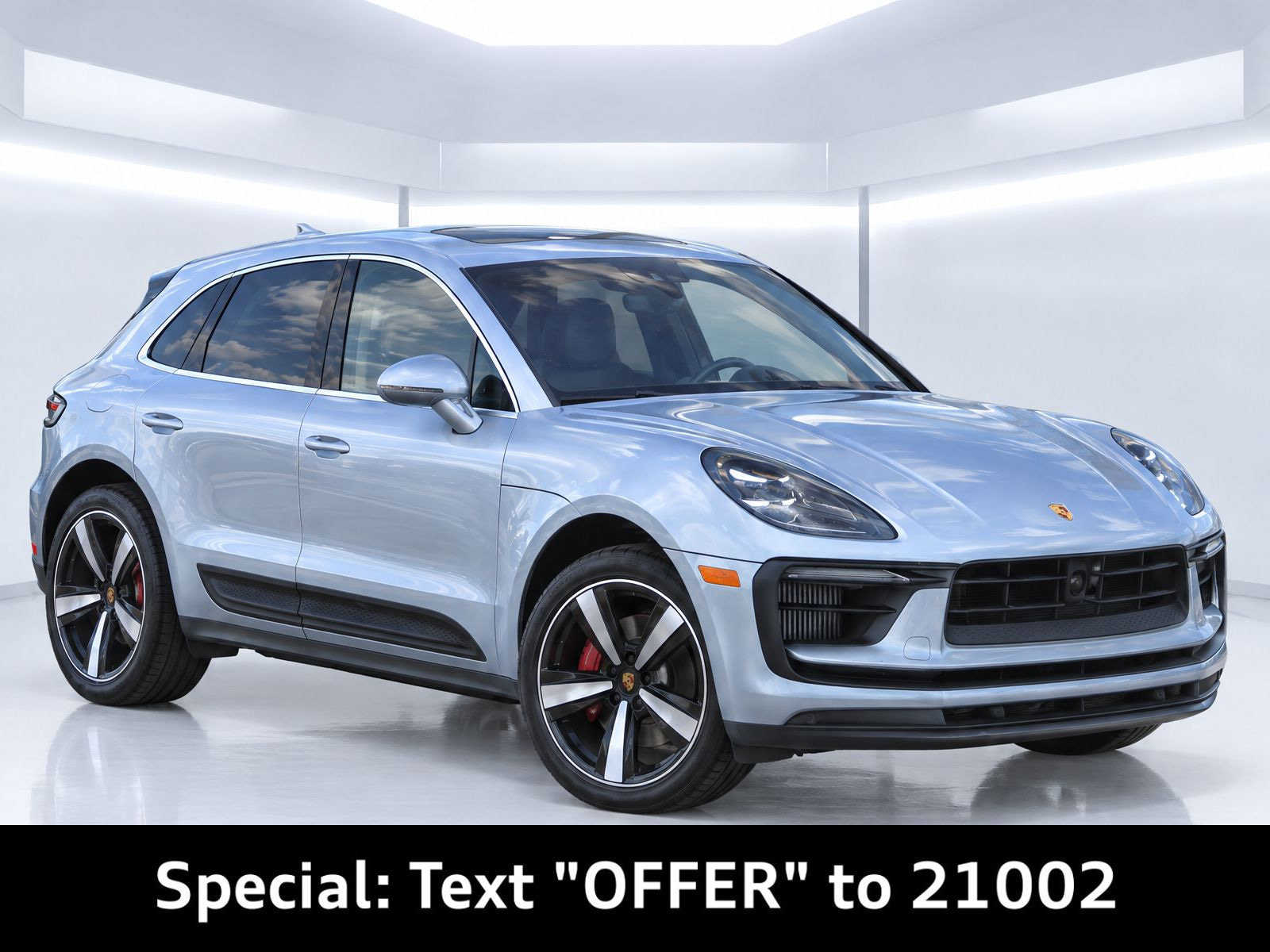 Used 2023 Porsche Macan S AWD/4WD image 2