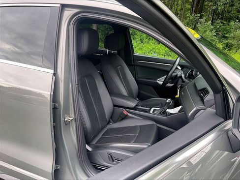 Used 2025 Audi Q3 2.0T Premium AWD/4WD image 11