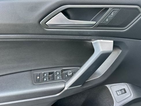 Used 2020 Volkswagen Tiguan SEL image 12