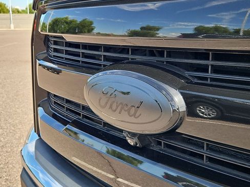 Used 2017 Ford F150 Lariat w/ Equipment Group 502A Luxury AWD/4WD image 17