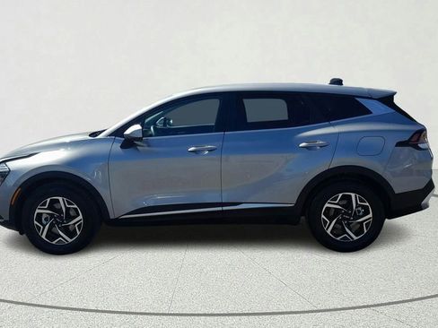 Used 2024 Kia Sportage LX FWD image 4