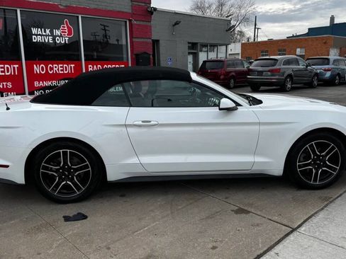 Used 2018 Ford Mustang Premium image 5