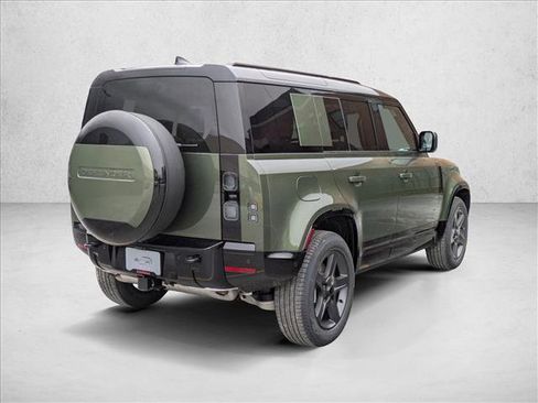 New 2026 Land Rover Defender 110 X-Dynamic SE image 2
