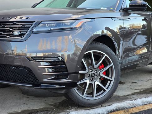 New 2025 Land Rover Range Rover Velar Dynamic SE image 2
