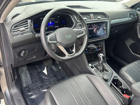 Used 2022 Volkswagen Tiguan SE AWD/4WD image 10
