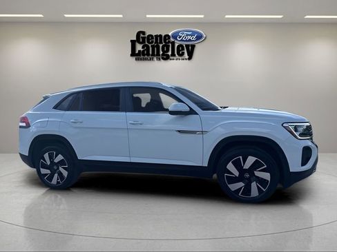 Used 2025 Volkswagen Atlas Cross Sport SE image 14