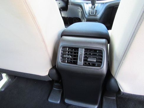 Used 2015 Honda CR-V LX image 9
