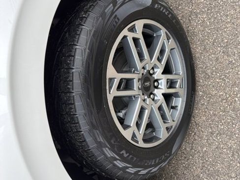 New 2026 Ford Expedition Active image 17