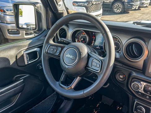 Used 2023 Jeep Wrangler Willys image 13