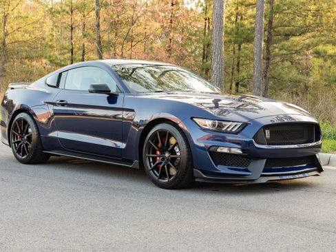 Used 2018 Ford Mustang Shelby GT350 w/ Convenience Package RWD image 7
