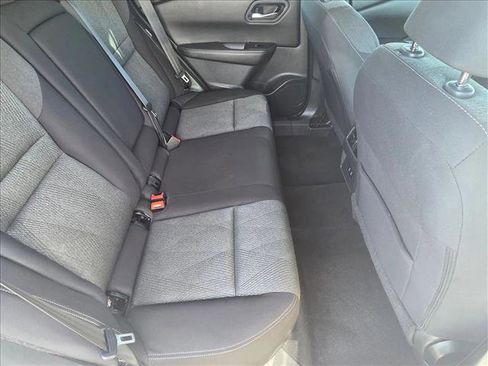 Used 2024 Nissan Rogue SV image 17