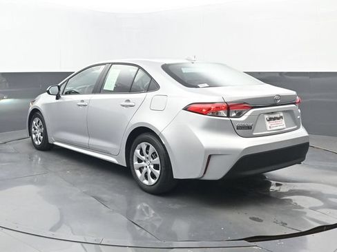Used 2026 Toyota Corolla LE FWD image 3