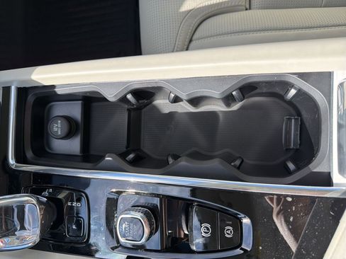 New 2026 Volvo XC60 B5 Ultra w/ Protection Package Premier image 66