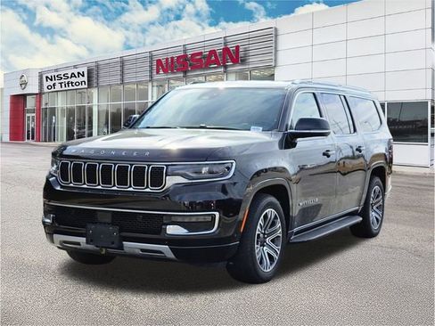 Used 2024 Jeep Wagoneer L Series II image 8