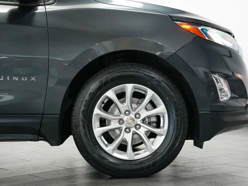 Used 2020 Chevrolet Equinox LS FWD image 9