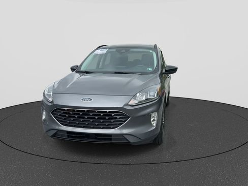 Used 2021 Ford Escape SE w/ SE Sport Appearance Package AWD/4WD image 2