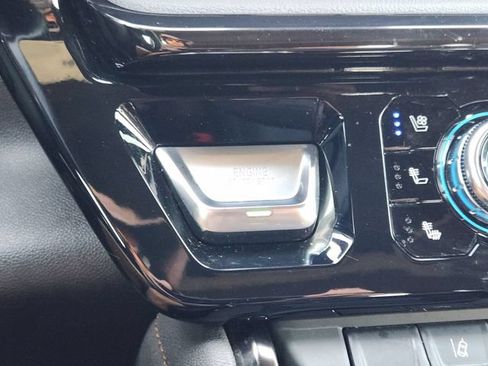 Used 2024 GMC Sierra 2500 AT4 w/ AT4 Premium Plus Package AWD/4WD image 22
