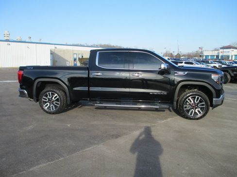 Certified 2022 GMC Sierra 1500 SLT w/ SLT Convenience Package image 4