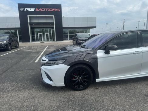 Used 2019 Toyota Camry XSE w/ Navigation Package FWD image 15