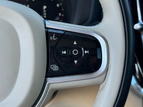 Used 2021 Volvo S60 T5 Momentum w/ Climate Package image 25