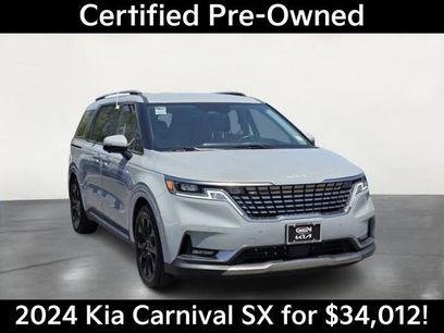 Used 2024 Kia Carnival SX