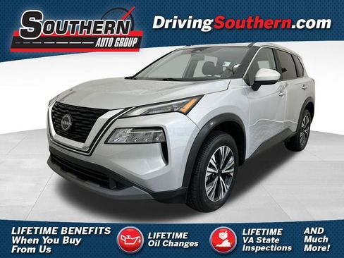 Used 2023 Nissan Rogue SV image 1