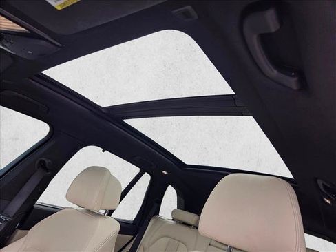 Used 2021 BMW X5 sDrive40i w/ M Sport Package RWD image 23