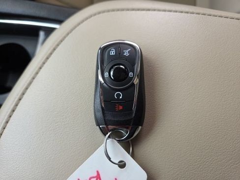 Used 2020 Buick Enclave Essence FWD image 9