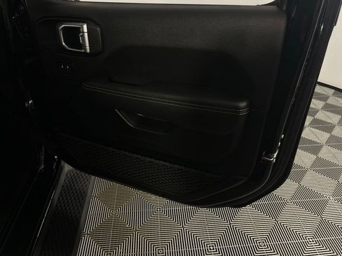 Used 2023 Jeep Wrangler Unlimited Sahara w/ Cold Weather Group image 33