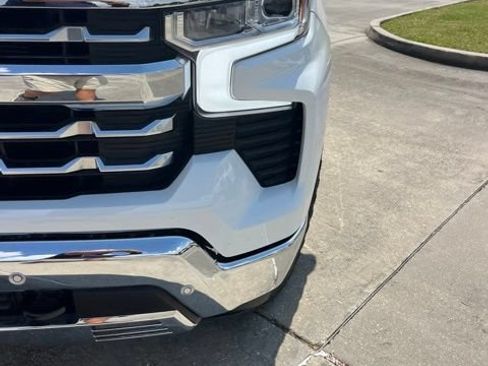 Used 2025 Chevrolet Silverado 1500 LTZ w/ LTZ Premium Package AWD/4WD image 12