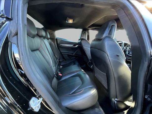 Used 2017 Maserati Ghibli image 23