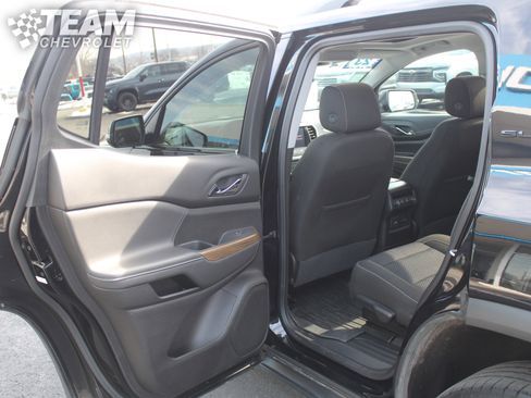 Certified 2023 GMC Acadia SLE w/ Driver Convenience Package image 19