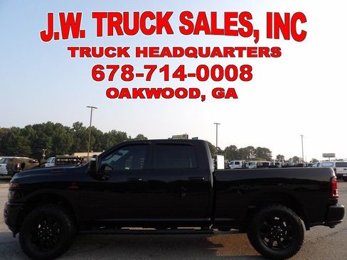 Used 2025 RAM 2500 Big Horn RWD image 2