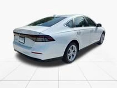 Used 2026 Honda Accord LX image 8