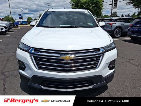 Used 2023 Chevrolet Traverse LT AWD/4WD image 10