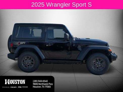 Used 2025 Jeep Wrangler Sport image 2