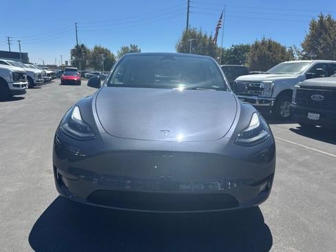Used 2023 Tesla Model Y 2WD image 5