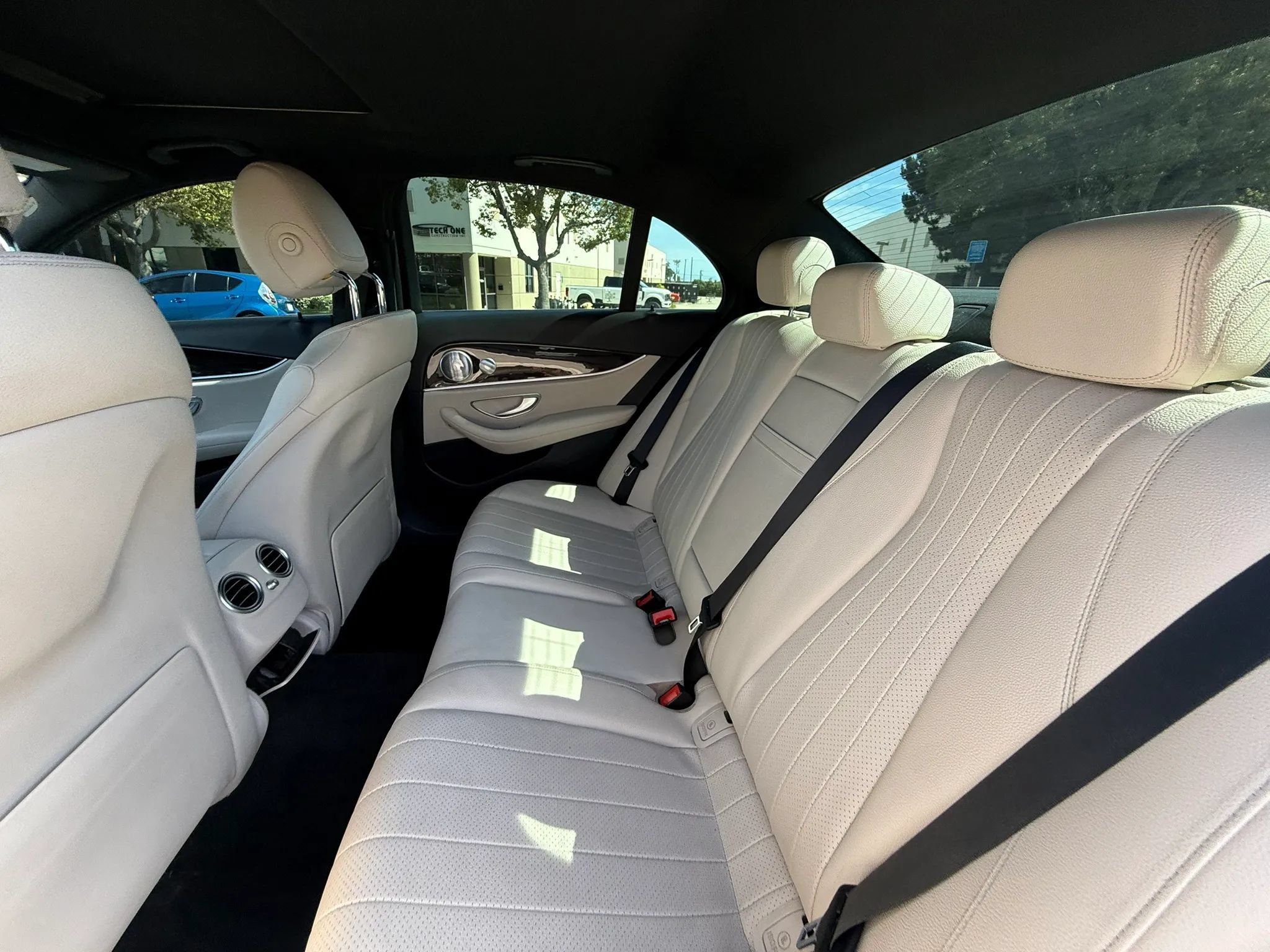 Used 2020 Mercedes-Benz E 350 Sedan image 15