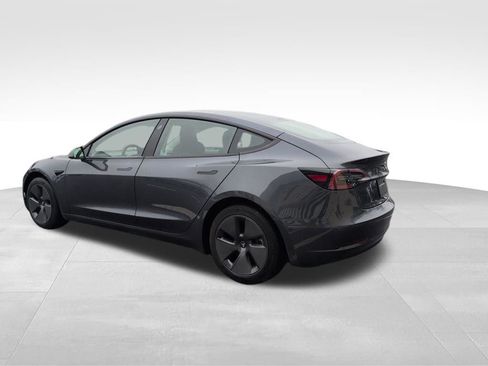 Used 2023 Tesla Model 3 Standard Range image 4