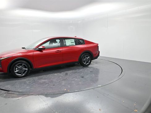 New 2025 Kia K4 LXS image 4