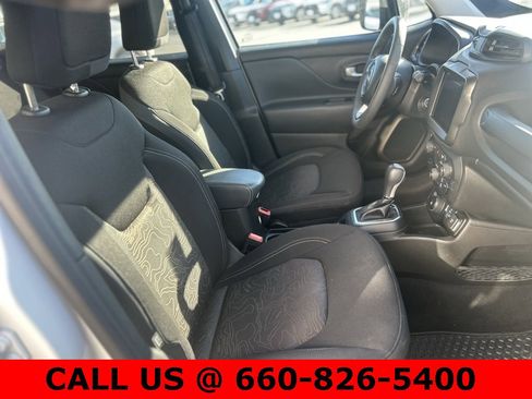 Used 2023 Jeep Renegade Latitude image 8