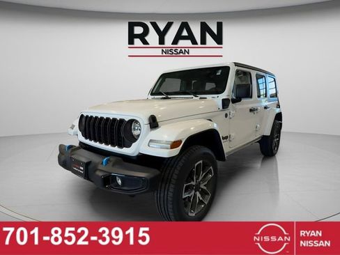 Used 2024 Jeep Wrangler Unlimited AWD/4WD image 7