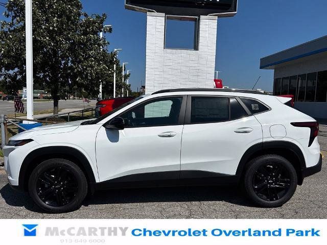 New 2026 Chevrolet Trax ACTIV FWD image 2
