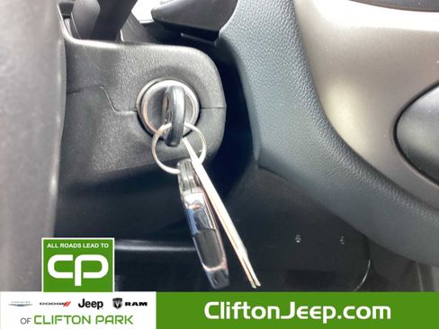 Used 2022 Chevrolet Colorado Z71 image 17