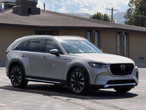 Used 2024 MAZDA CX-90 Plug-In Hybrid w/ Premium Pkg AWD/4WD image 7