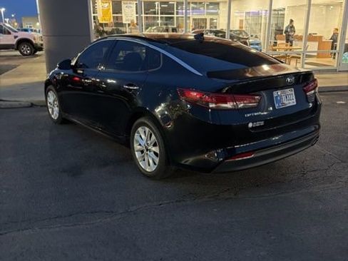 Used 2018 Kia Optima S w/ Panoramic Sunroof Package image 17