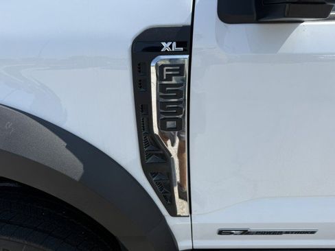 Used 2024 Ford F550 4x4 Regular Cab Super Duty image 14
