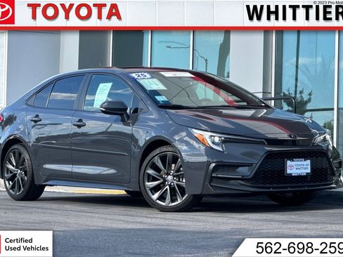 Certified 2025 Toyota Corolla SE image 1